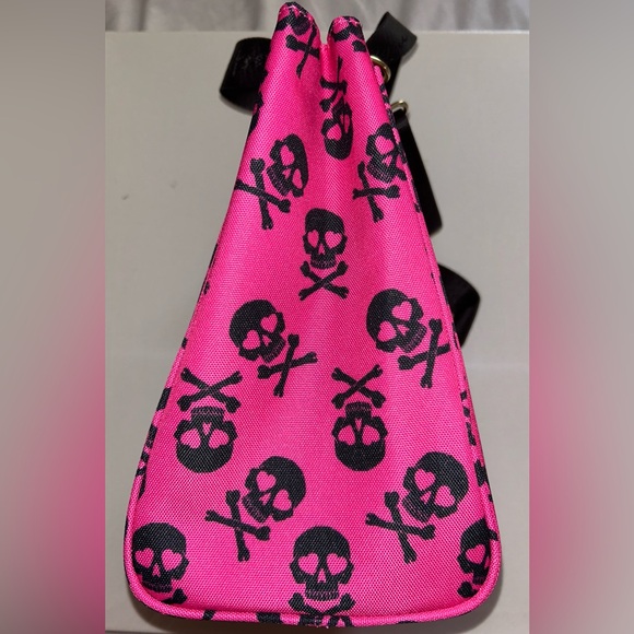 NWOT Betsey Johnson Pink Skull and Crossbones Print Women's Lunch Tote - Picture 4 of 7